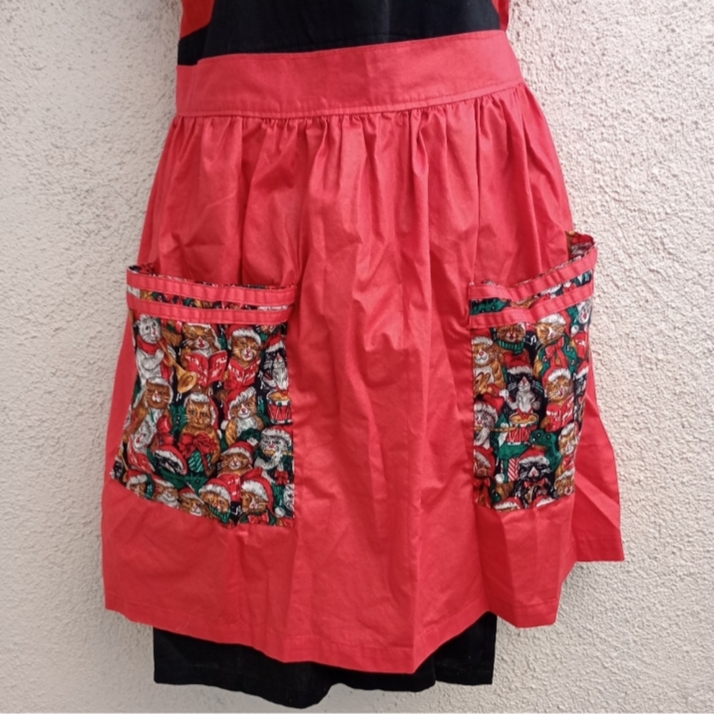 Holiday Apron with Caroling Cat Pockets Christmas Gift Party Baking Cooking Red